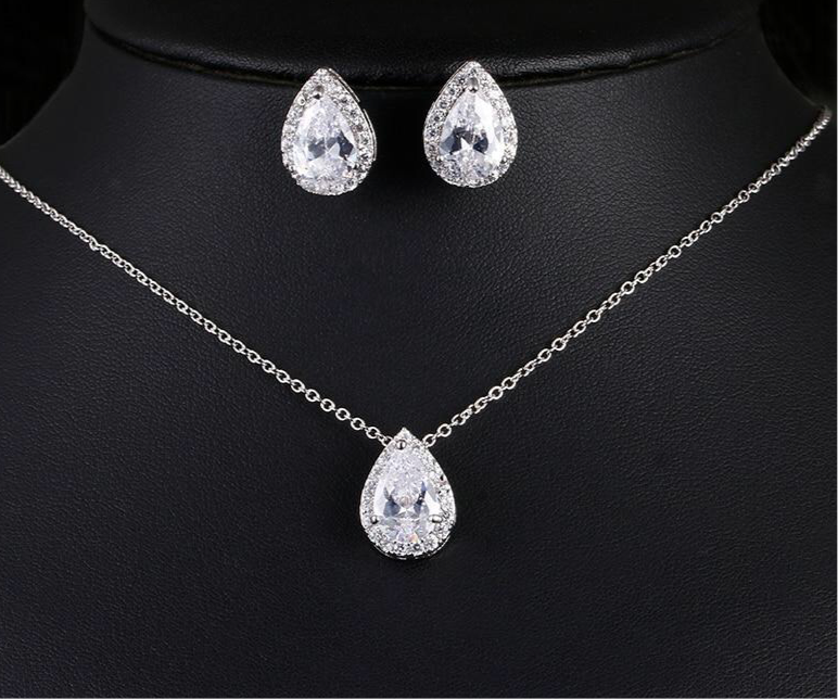 Stina Necklace