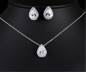 Stina Necklace