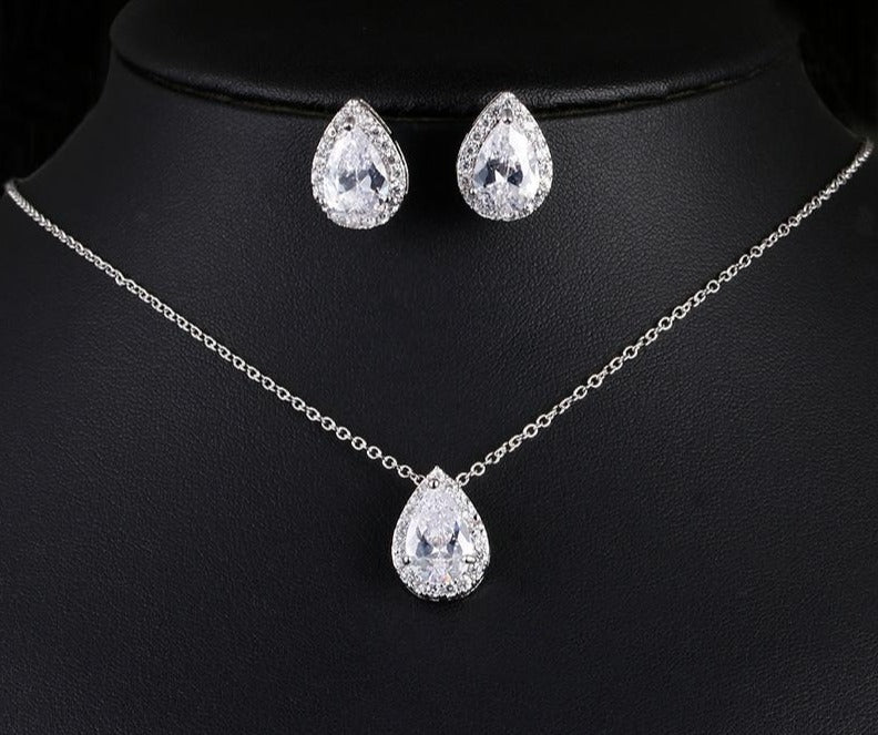 Stina Necklace
